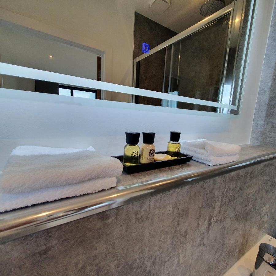 Central Penthouse With Hot Tub & Views 24 Cheltenham Exterior foto