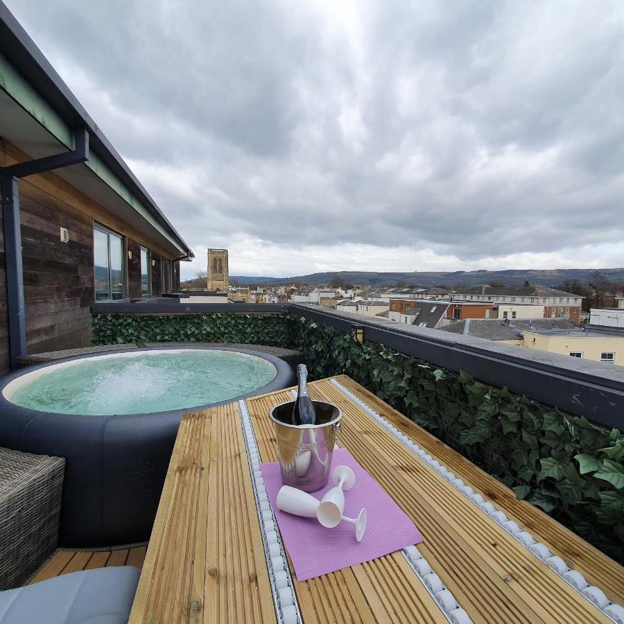 Central Penthouse With Hot Tub & Views 24 Cheltenham Exterior foto